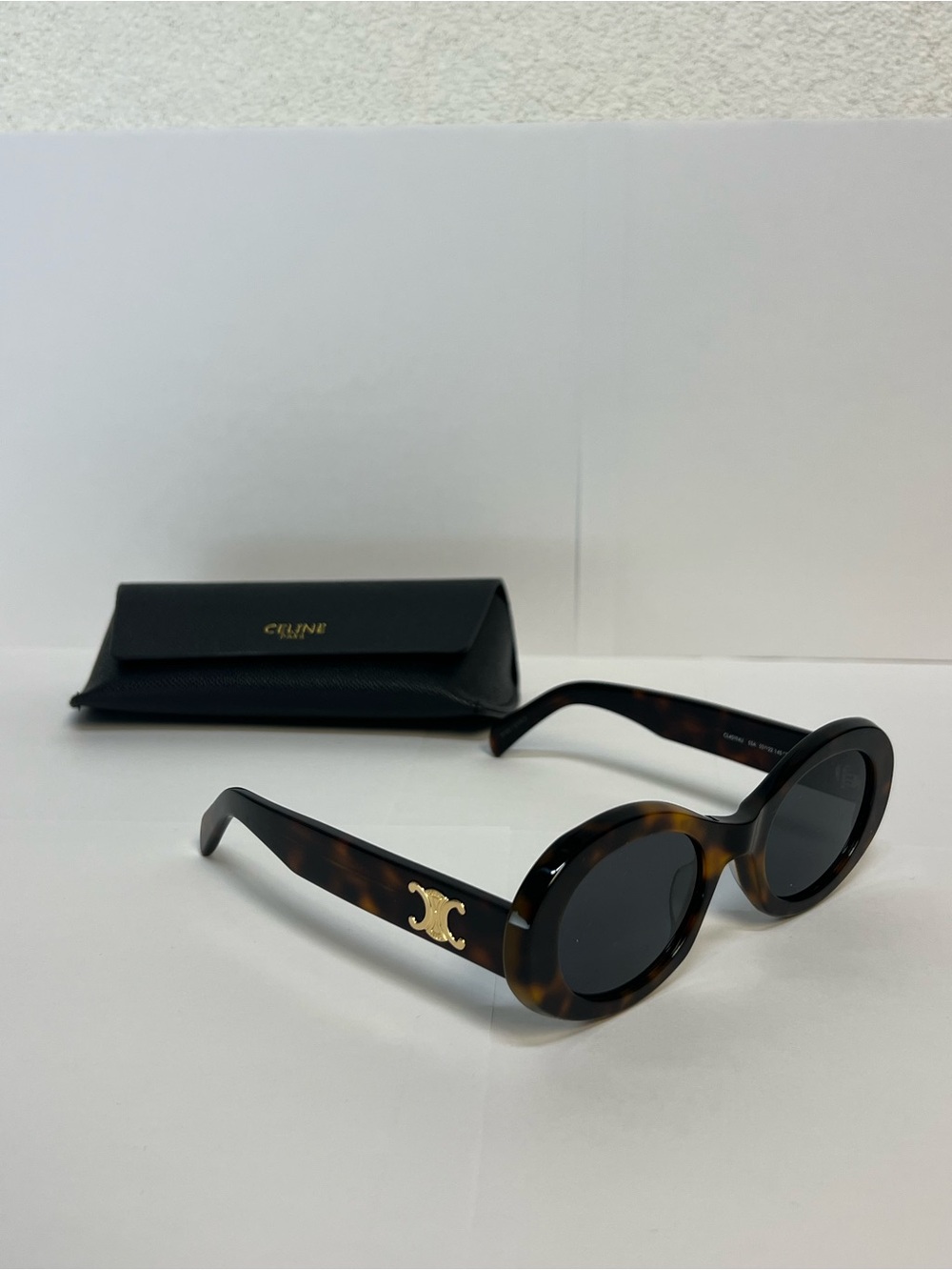 Celine Tortoiseshell Round Sunglasses CL40194U